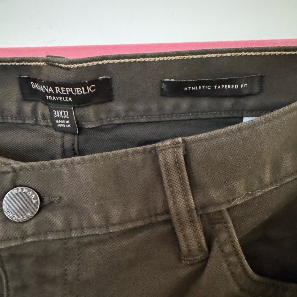 Banana Republic Men's Athletic Traveler Pant in Dark Olive Green 34x32 - Picture 4 of 6